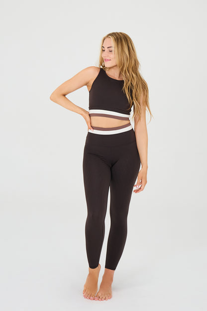 Le Monde leggings in java, ivory and cappuccino colors with OEKO-tex certified compression fabric, our MicroPerle® technology for lymphatic drainage, better circulation, reducing fatigue, smoother skin