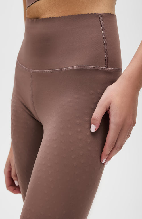 Load image 1 in gallery view. Adorn leggings in cappuccino color featuring an elegant scallop trim, made from OEKO-TEX® certified compression fabric with Elastique’s MicroPerle® technology to promote lymphatic drainage, boost circulation, reduce fatigue, and smooth the skin.