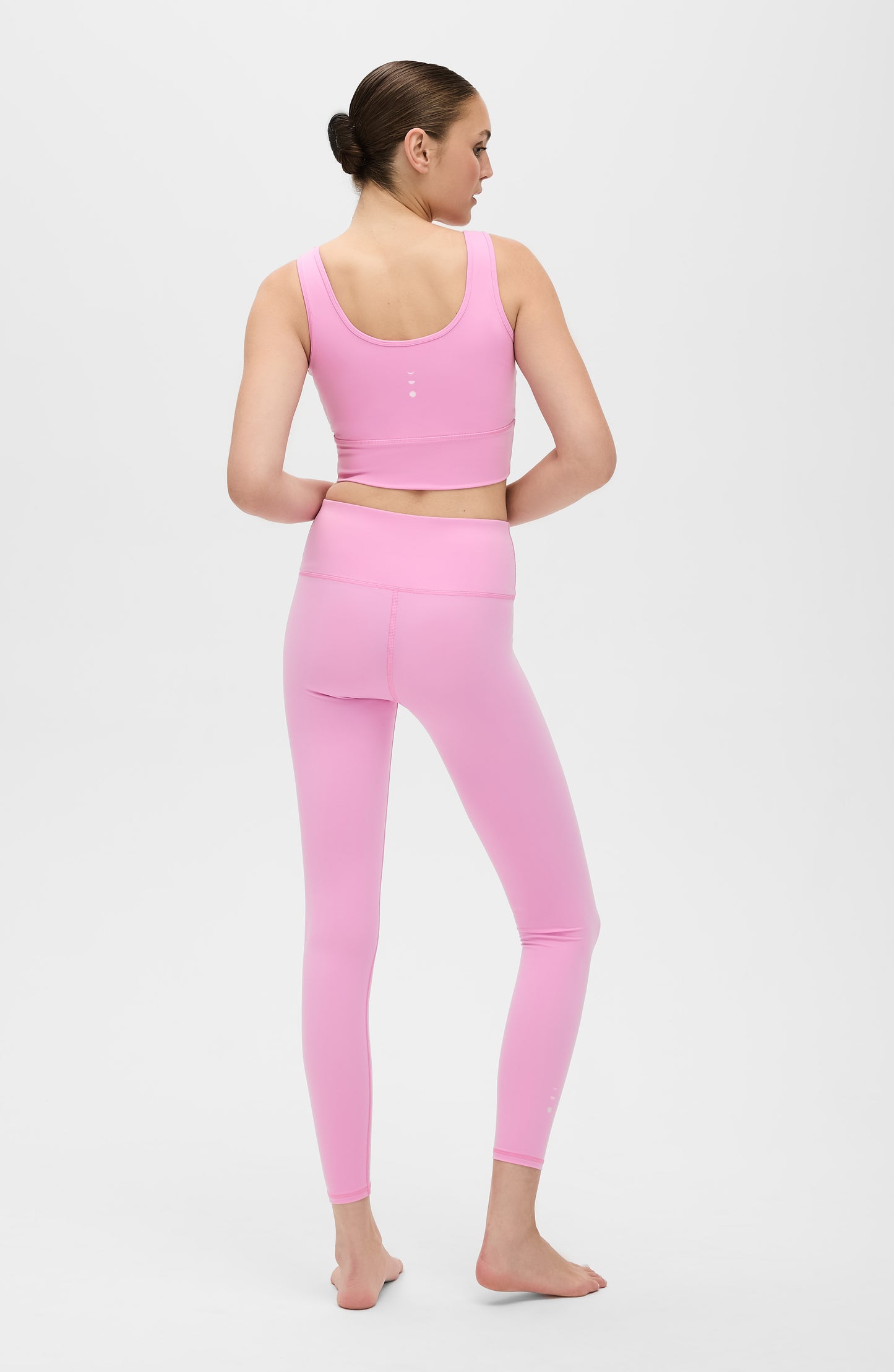 Celebrate Breast Cancer Awareness Month with the Vie en Rose Lisse Bra. Designed for performance and recovery with targeted compression, removable cups, and breathable OEKO-TEX® fabric. 20% of proceeds support breast cancer research and care.