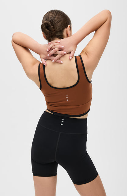 Lisse bra in black made from OEKO-TEX® certified compression fabric designed to enhance circulation, boost energy, and reduce swelling for everyday comfort.